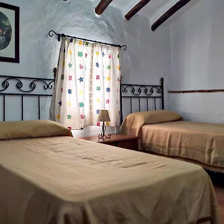 6 Bedroom Gorgeous In Campos Nubes-priego Holiday home